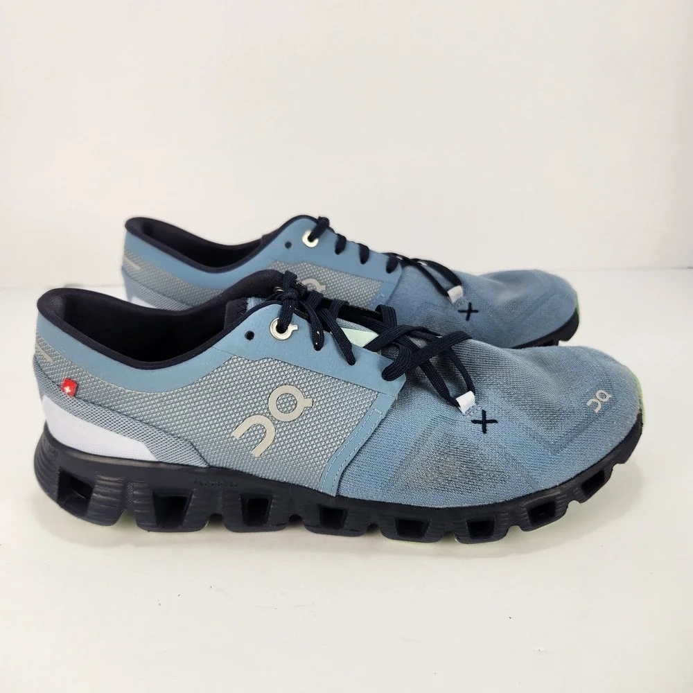 On Clouds sleek provide sneakers